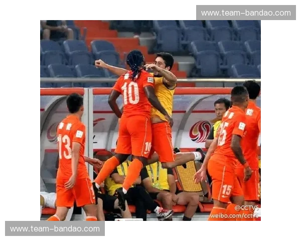 燃情海滨，王者归来：大连阿尔滨与广州恒大的巅峰对决